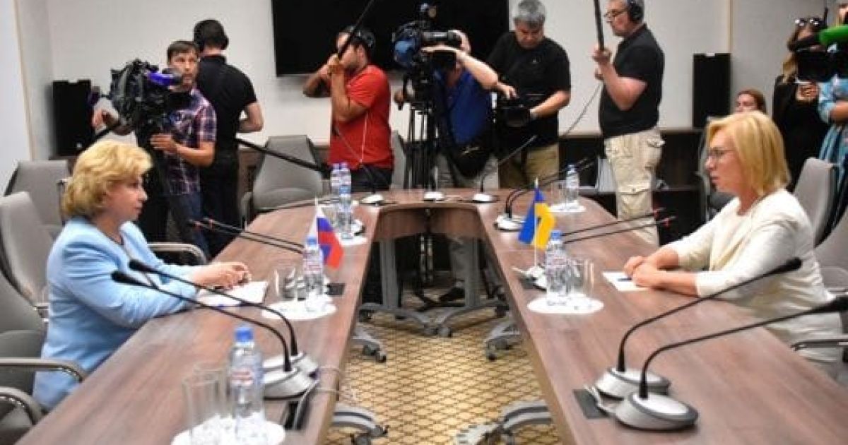 Українська і російська омбудсменки домовилися створити робочу групу щодо звільнення полонених
