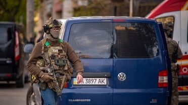 РОЗСТРІЛЮВАВ УСІХ, КОГО БАЧИВ! Деталі стрілянини на Деміївці в Києві!