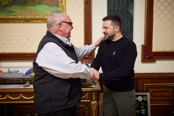 Президент Зеленский провел встречу с американским бизнесменом и благотворителем Говардом Баффетом, давно помогающим Украине.