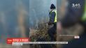В Луцке разгорелся скандал из-за видео, на котором полицейский выбрасывает вещественное доказательство в воду
