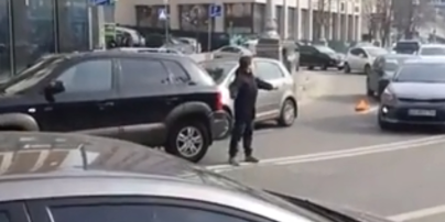 Красень. У Києві хлопчик розрулив рух автівок у місці ДТП