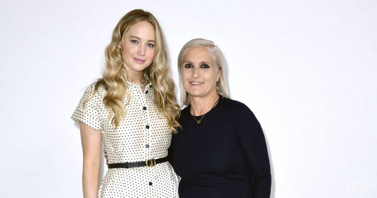 Дженніфер Лоуренс позувала з Марією Грацією К'юрі перед показом Dior в Парижі — Шоу-бізнес — tsn.ua - Vimarsana News