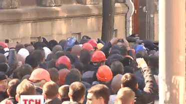 Шахтеры съехались в столицу пикетировать руководителей страны