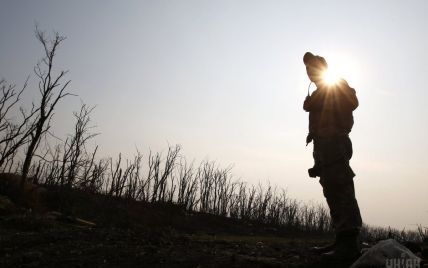 Погибший украинский боец и раненый гражданский на Донбассе. Дайджест АТО