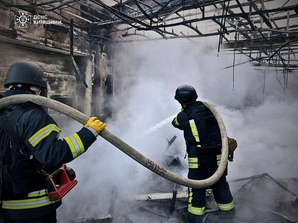 На Киевщине вспыхнул масштабный пожар: что горит