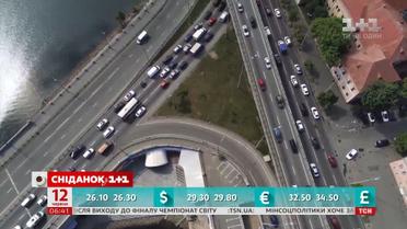 Пішки швидше: чому Київ регулярно стоїть у суцільному заторі