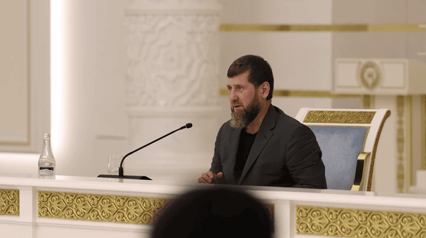 Кадыров исчез после инцидента в море, а потом появился очень похудевшим (фото)