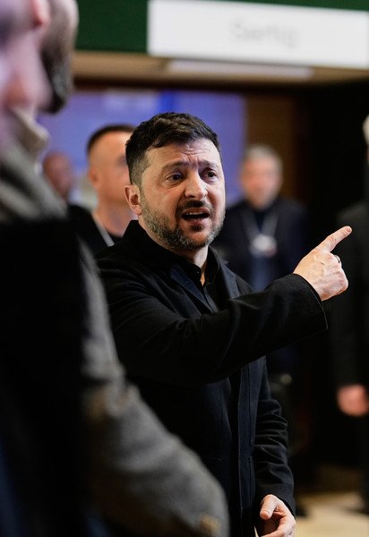 Президент України Володимир Зеленський спілкується зі ЗМІ на щорічній зустрічі Всесвітнього економічного форуму в Давосі, Швейцарія, у четвер, 22 січня 2026 року