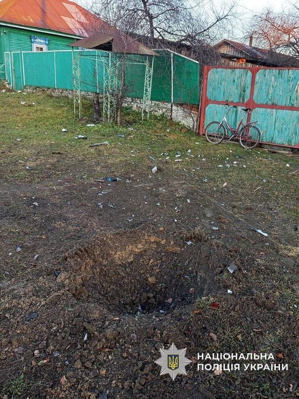 Последствия вражеского обстрела Черниговской области 29 ноября / © Поліція Чернігівської області