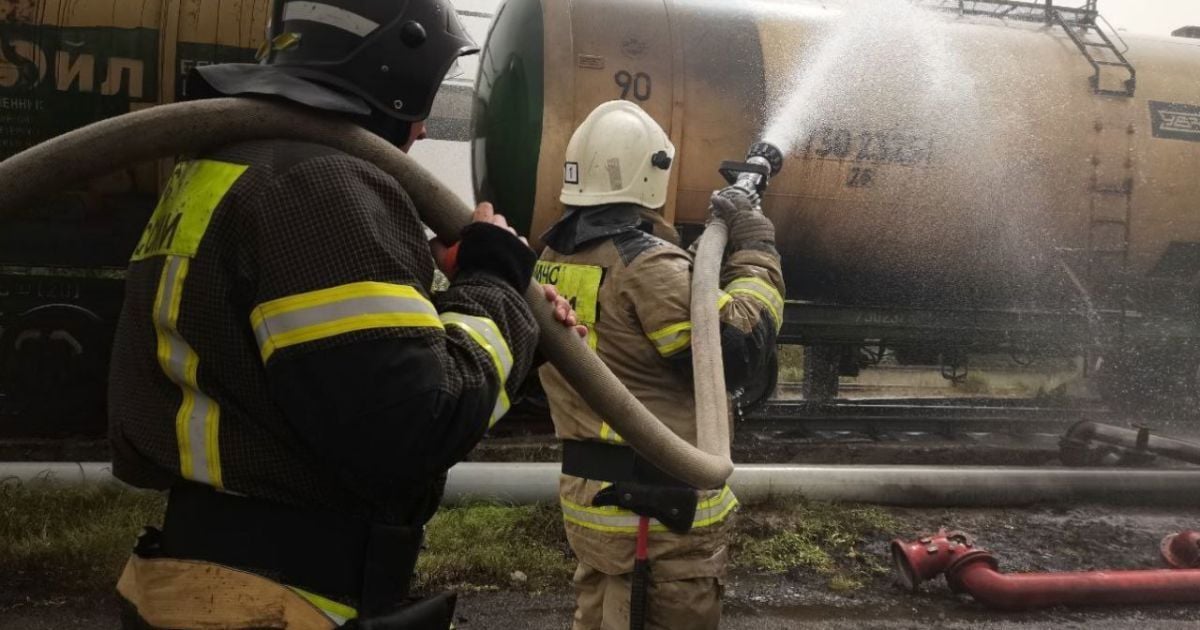 У Сімферополі загорілися цистерни з паливом