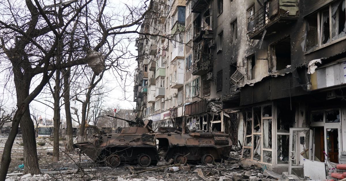 Бої за Маріуполь тривають: полк "Азов" оприлюднив дані про втрати окупантів у живій силі та техніці