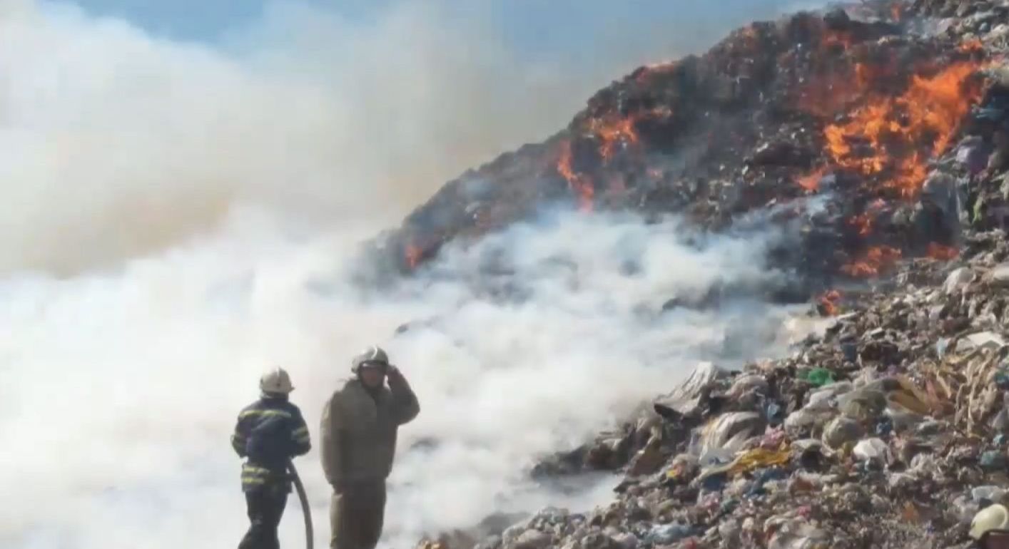 Спасателям удалось локализовать пожар на свалке под Днепром