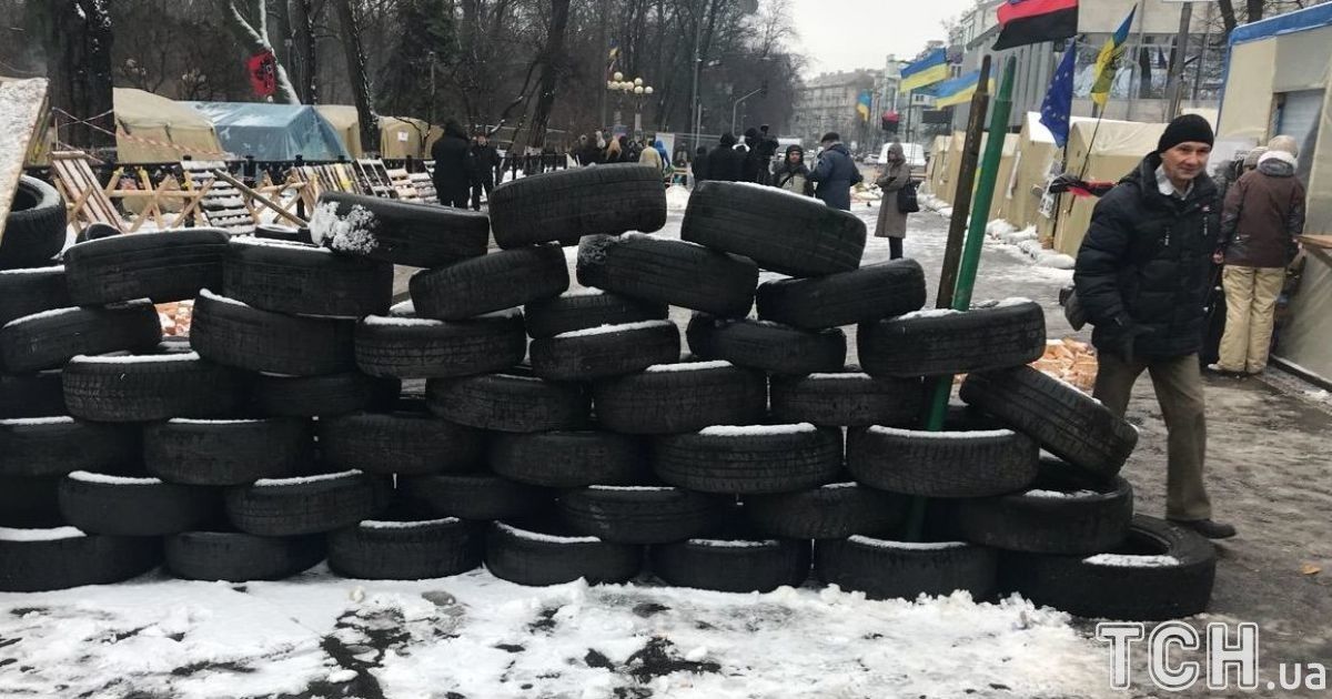 Міхеіл Саакашвілі з прихильниками під Радою _2 / © ТСН.ua/Роман Кравець 