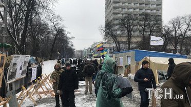Міхеіл Саакашвілі з прихильниками під Радою _1 / © ТСН.ua/Роман Кравець 