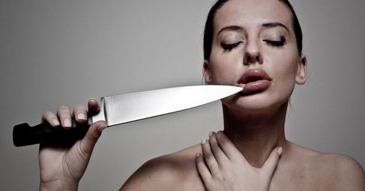 Мерило позирует перед камерами в эффектных образах