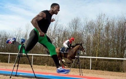Британский легкоатлет опередил скаковую лошадь в забеге на 100 метров