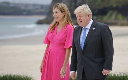 Жена премьера Великобритании сообщила о выкидыше и новой беременности