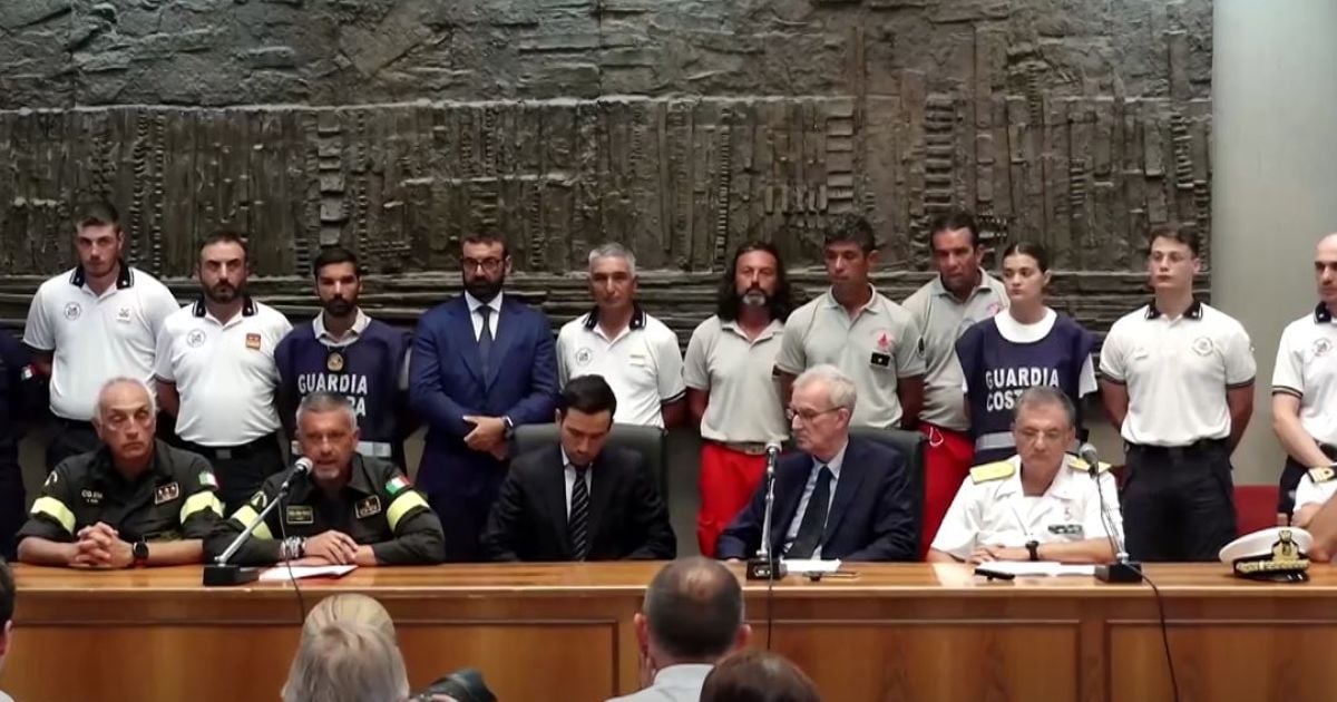 Прокуратура Италии объявила о начале расследования по факту непредумышленного убийства семи человек на яхте Bayesian