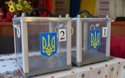 У Києві голова виборчої комісії прийшов на дільницю напідпитку