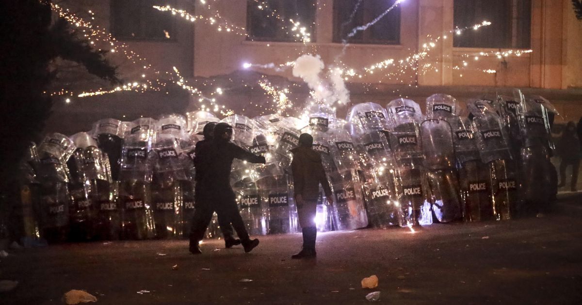 РФ може ввести війська до Грузії