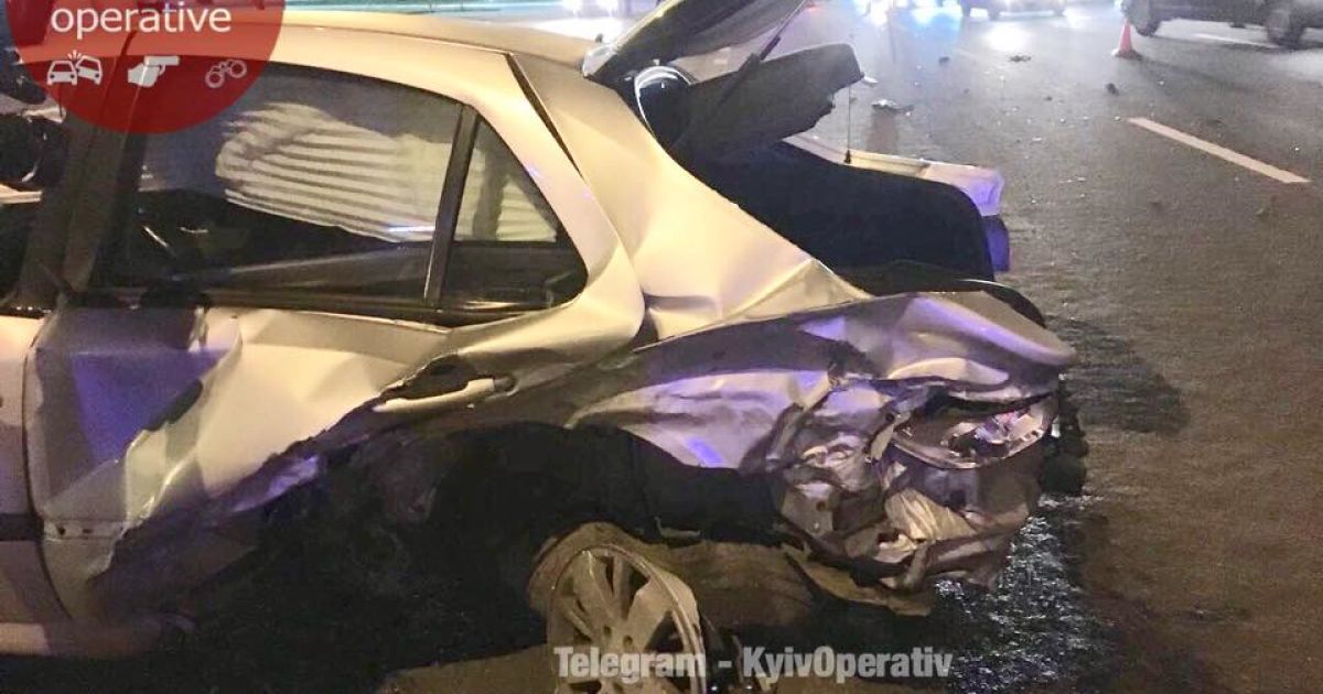 Нічна погоня з поліцією в Києві закінчилася ДТП з постраждалими_4