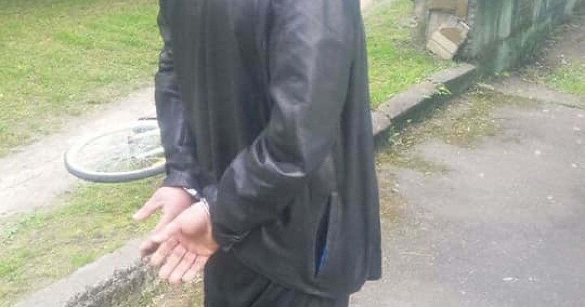 Посварилися через телефонні розмови у салоні: у Києві пасажир стріляв у водія автобуса