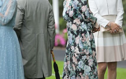 Надела платье в цветочек и обнималась с принцом Чарльзом: Зара Тиндолл в Аскоте