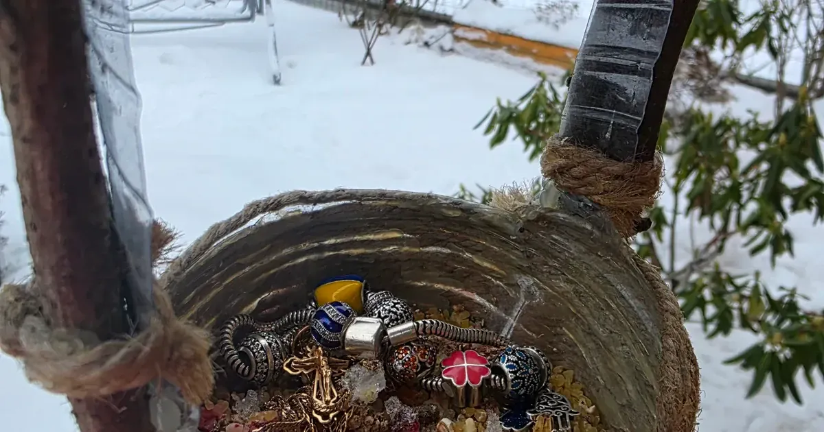 Украшения от птичек