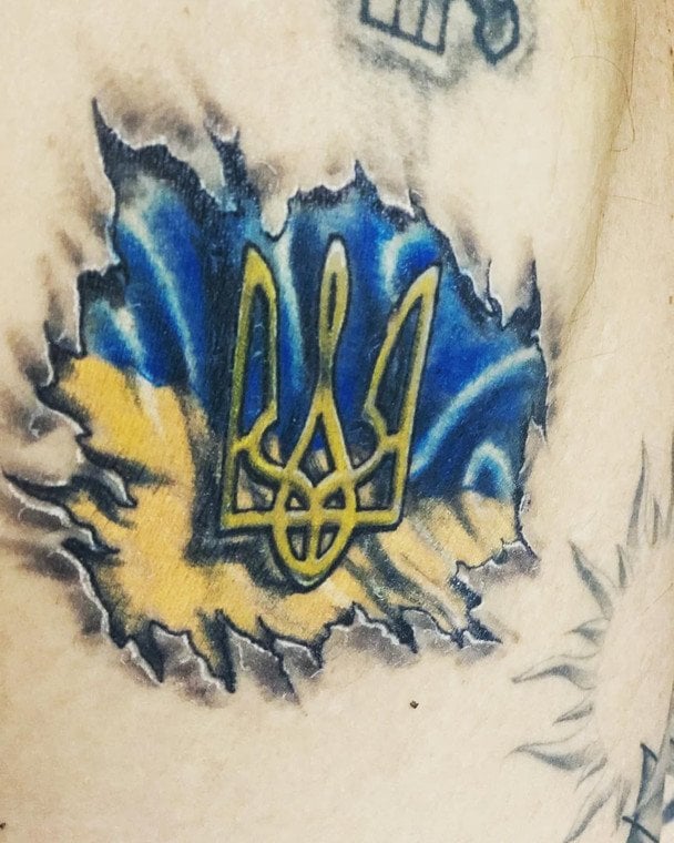 Татуювання Андреа Мальдери з гербом та прапором України / instagram.com/malderaandrea
