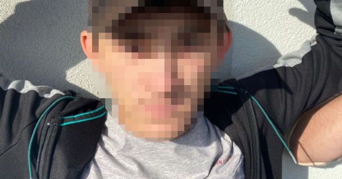 Душив дівчину-підлітка та вимагав цінні речі: у Києві затримано 19-річного молодика (фото)