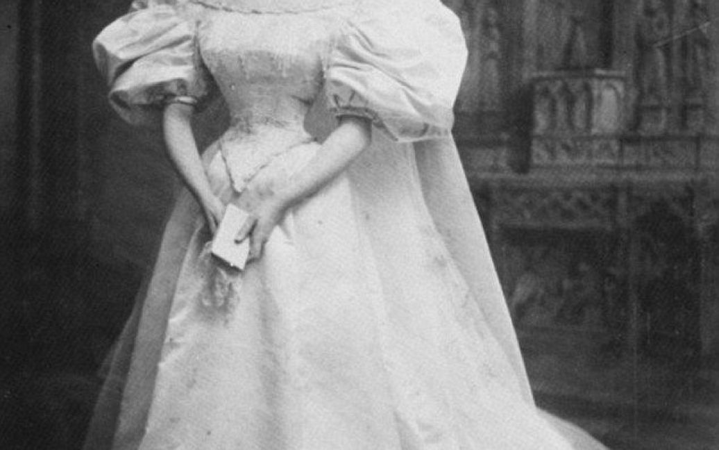 Прапрабабушка Мария была первой, кто одел легендарное платье. Это было в 1895 году. / © Daily Mail