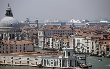 В Венеции затопило площадь святого Марка: вода достигала метра