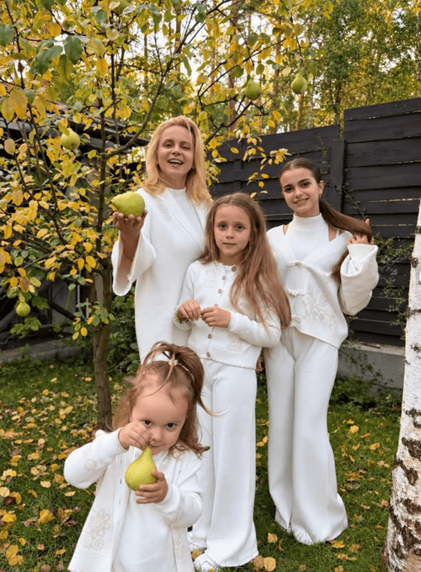 Лілія Ребрик з доньками / © instagram.com/liliia.rebrik