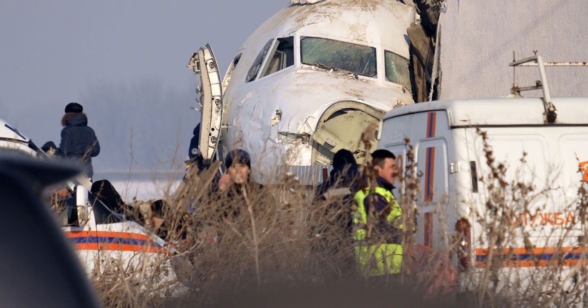В Казахстане назвали еще одну возможную причину катастрофы пассажирского самолета