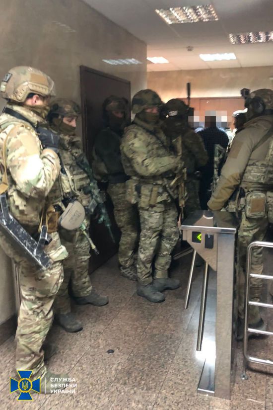 СБУ провела обшуки в енергетичній компанії, яка має російських власників: фото