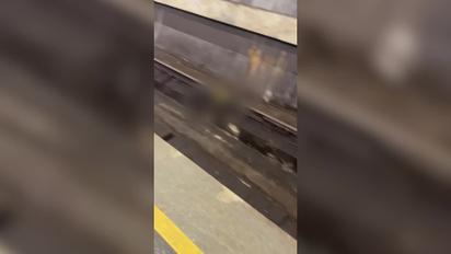 Одну зі станцій метро Києва затоплює водою
