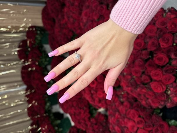 Candy Superstar виходить заміж