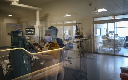 Дитина народилась із пневмонією та вагою 1,5 кг: у Львові врятували породіллю із 75% ураженням легень