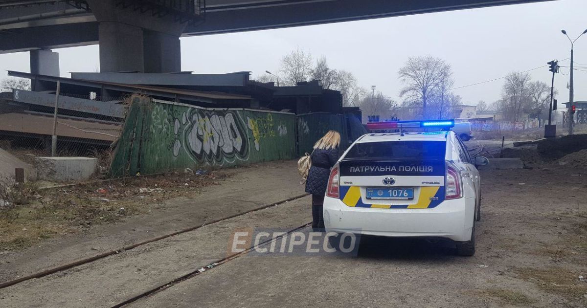 З Дарницького мосту в Києві стрибнув п'яний чоловік