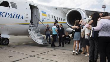 Українські полонені літять додому, звільнення полонених_15 / © Офіс президента України