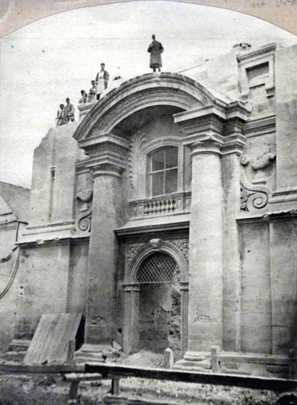 Костел кармелітів розібрали у 1870-ті рр. (з Фотографій старого Львова)