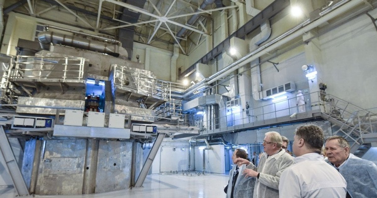 Ядерна підкритична установка "Джерело нейтронів"