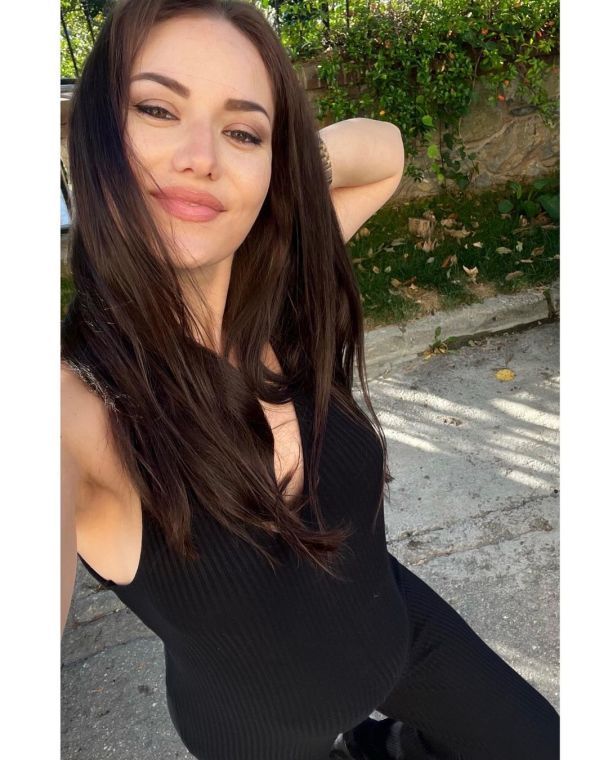 Дружина Бурака Озчивіта / © instagram.com/evcenf