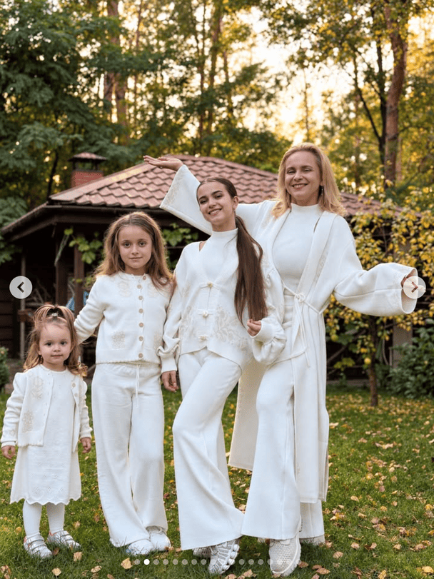 Лілія Ребрик з доньками / © instagram.com/liliia.rebrik