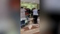 У лікарні Києва люди у формі схопили хлопця (відео)