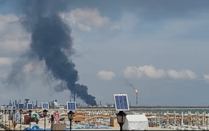 В Румунії стався вибух на найбільшому нафтопереробному заводі: відео