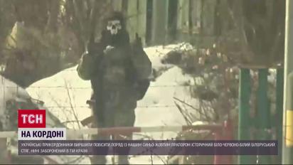 Спочатку були непристойні жести, а потім з'явився "Валєра": ситуація на білоруському кордоні