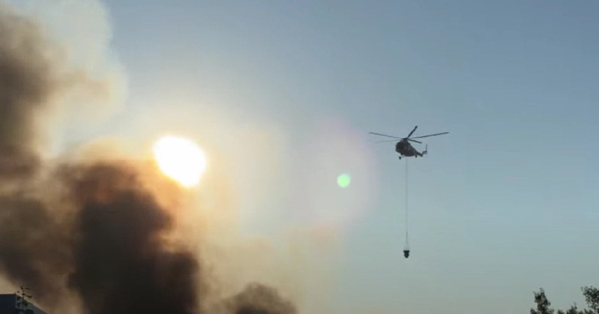 В Киеве тушат пожары вертолетами