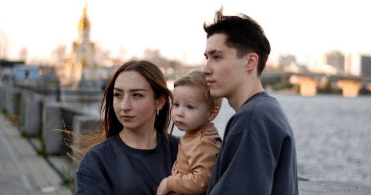 23-летние Никита и София Ламеху и их 2-летний сын Лев