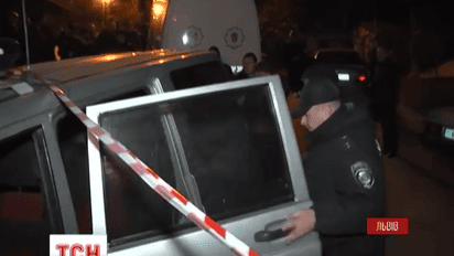 У Львові на подвір’я Андрія Садового кинули гранату